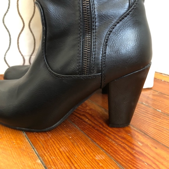 Chelsee Girl | faux leather knee high boots 👢 - Picture 4 of 8